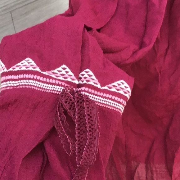 Embroidered Bell sleeves blouse Size XL - Picture 6 of 11